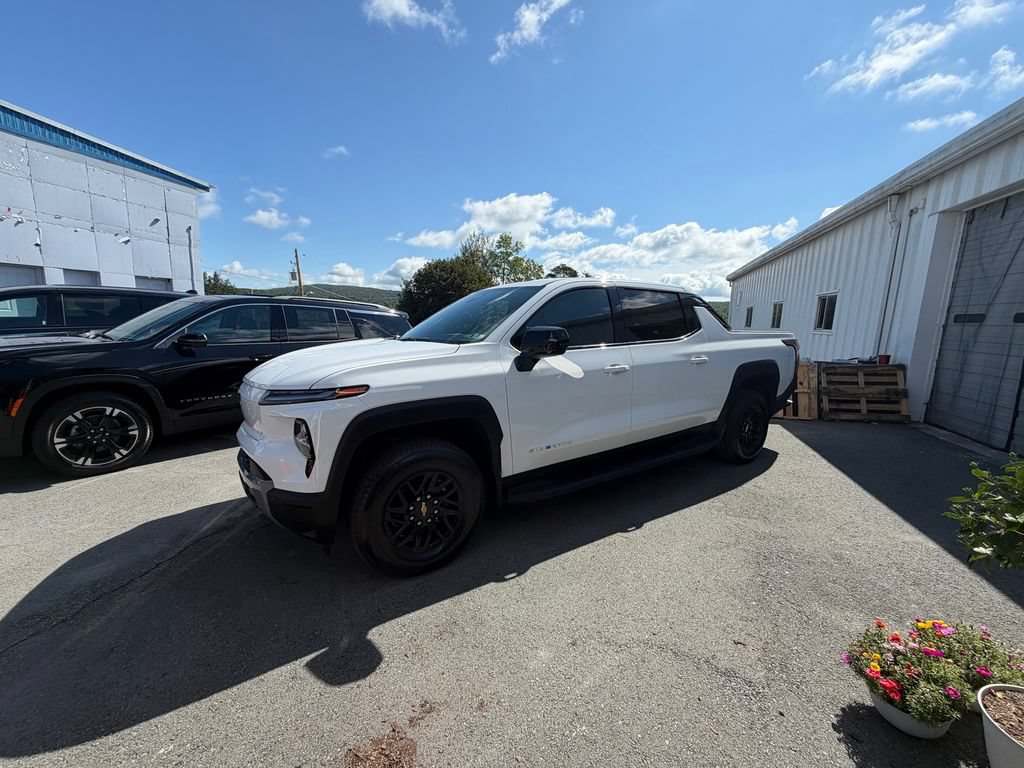 New 2026 Chevrolet Silverado EV LT AWD/4WD image 2