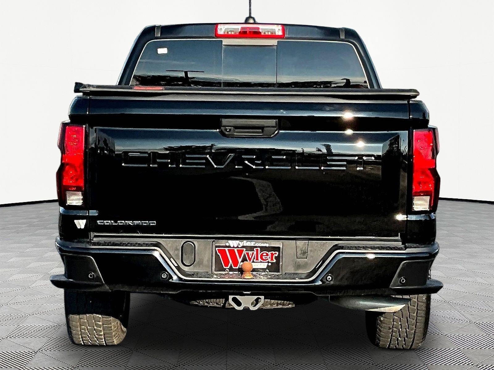 Used 2025 Chevrolet Colorado W/T AWD/4WD image 5