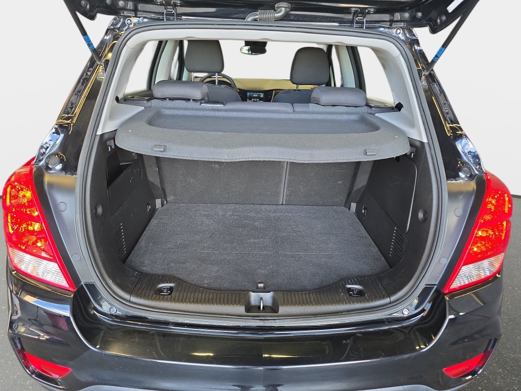 Used 2019 Chevrolet Trax LS AWD/4WD image 14
