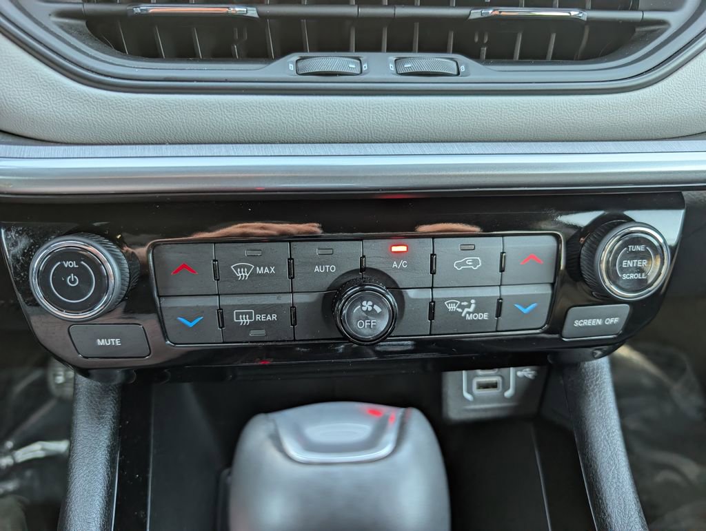 Used 2024 Jeep Compass Limited image 26