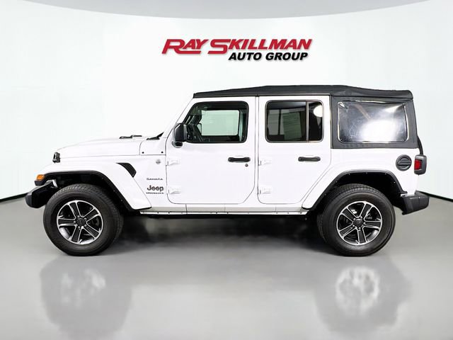 Used 2023 Jeep Wrangler Sahara image 4