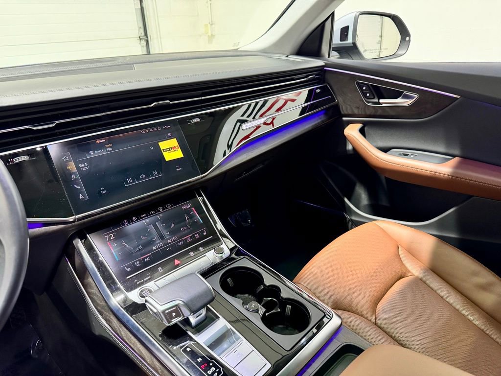Used 2022 Audi Q8 Prestige image 19