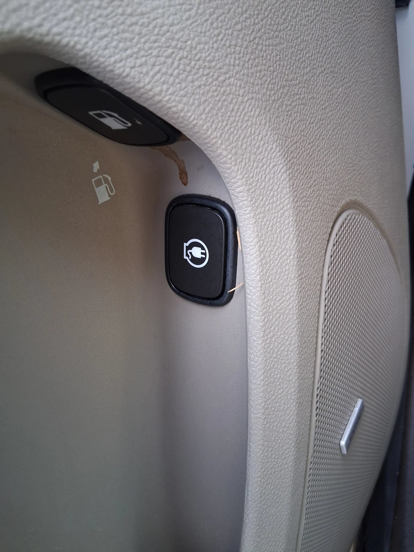 Used 2013 Chevrolet Volt Premium w/ Premium Trim Package FWD image 21