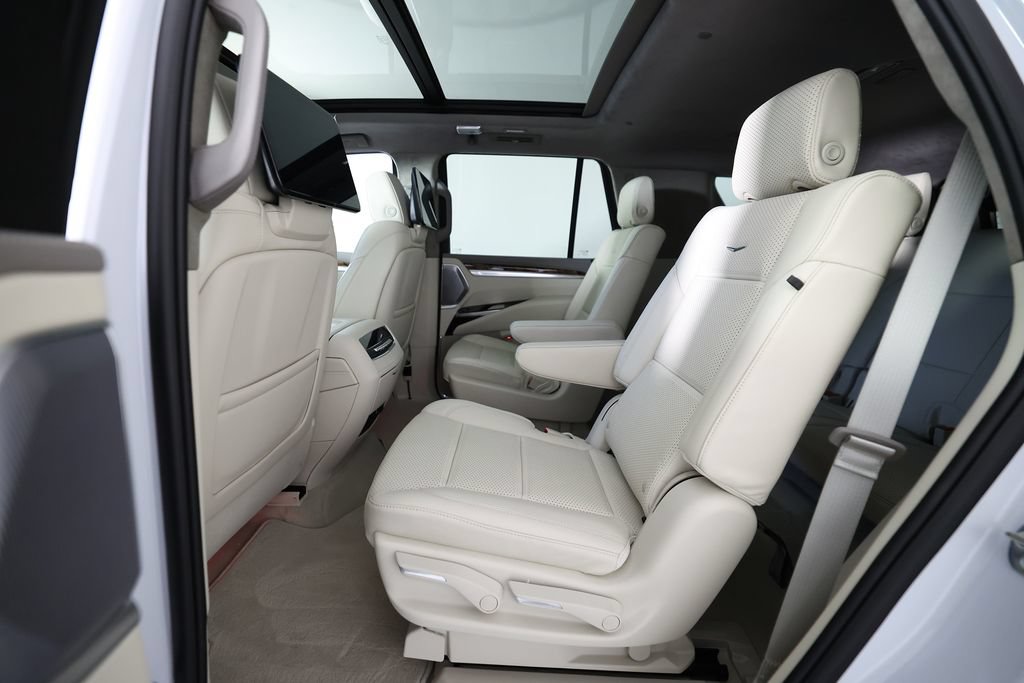 Used 2026 Cadillac Escalade Platinum Sport AWD/4WD image 18