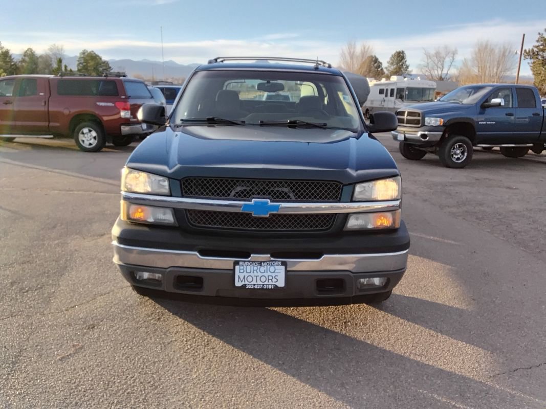 Used 2005 Chevrolet Avalanche LS w/ Avalanche South-West Package image 2