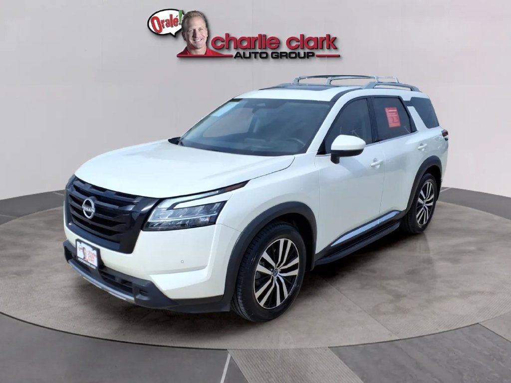 Used 2024 Nissan Pathfinder Platinum w/ Black Appearance Package