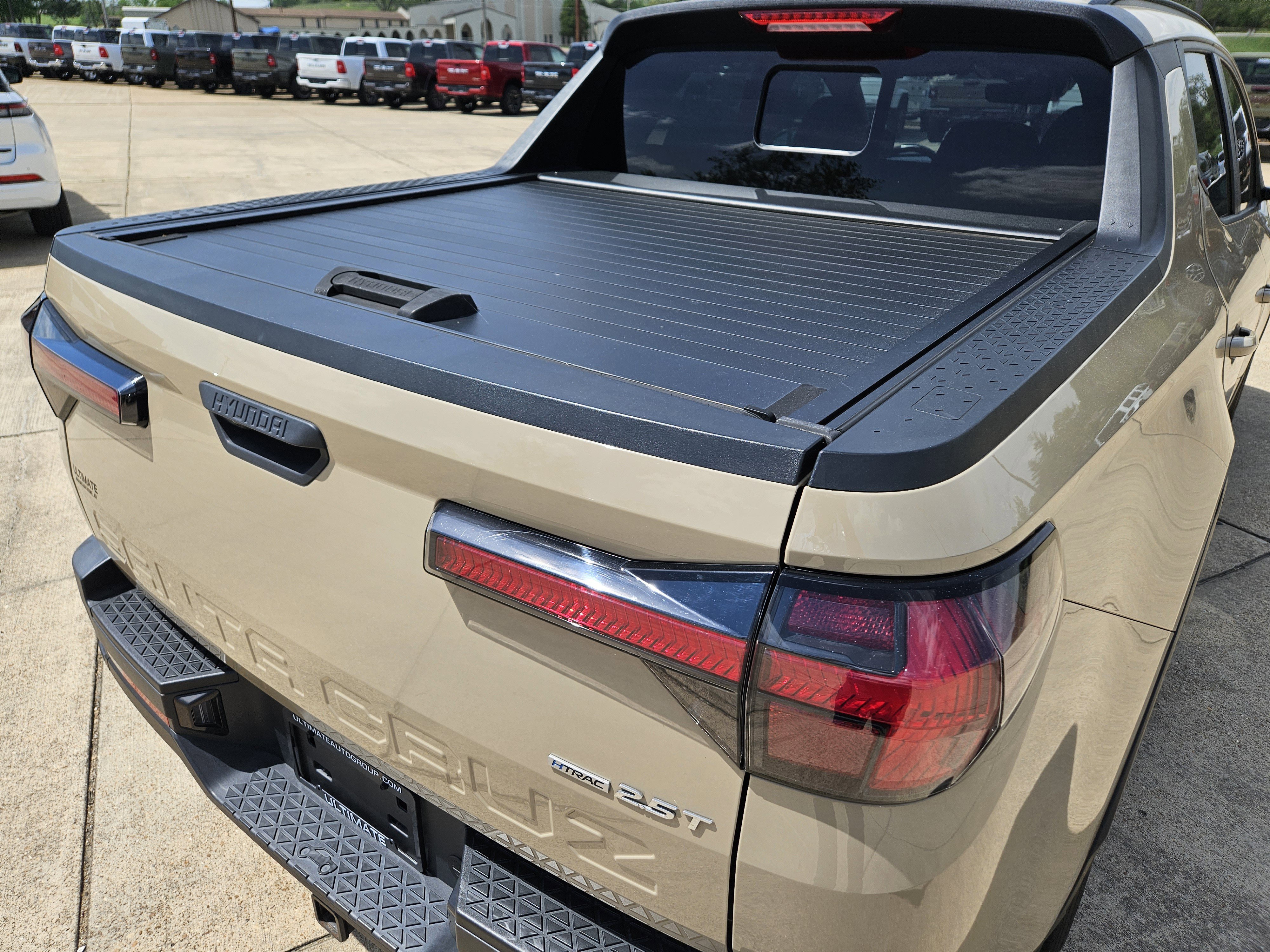 Used 2023 Hyundai Santa Cruz SEL Premium image 10