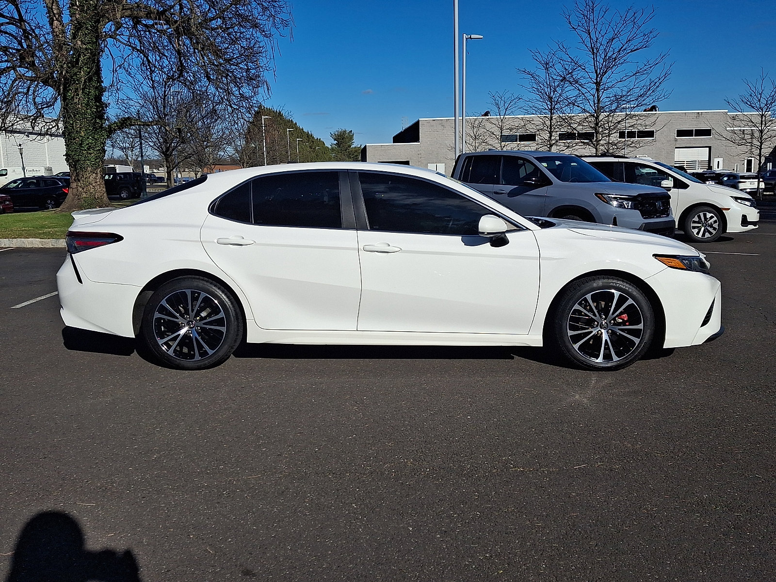 Used 2018 Toyota Camry SE image 7