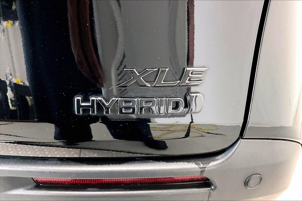 Used 2022 Toyota Sienna XLE Woodland Edition AWD/4WD image 31