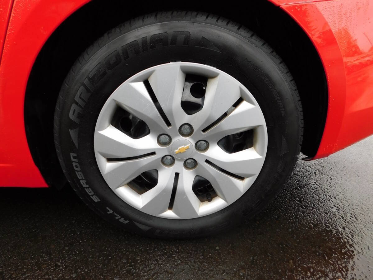 Used 2014 Chevrolet Cruze LS image 21