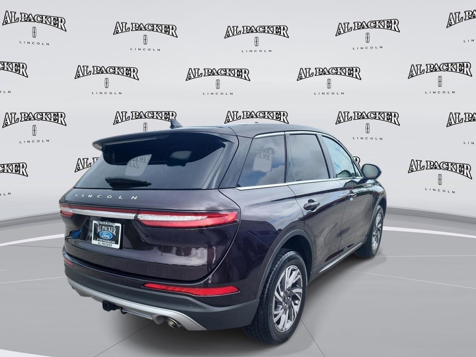 Used 2023 Lincoln Corsair FWD w/ Towing Package image 5