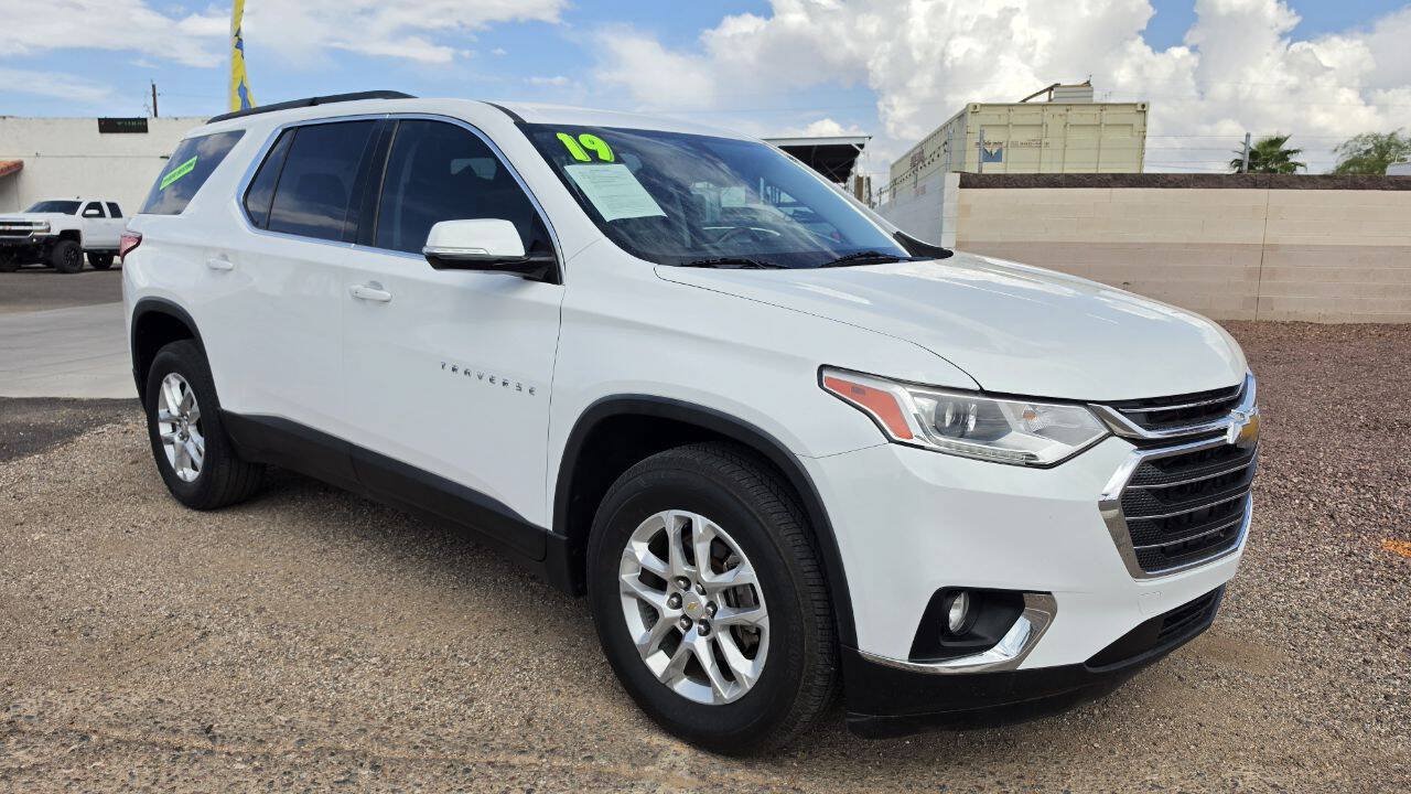 Used 2019 Chevrolet Traverse LT FWD image 1