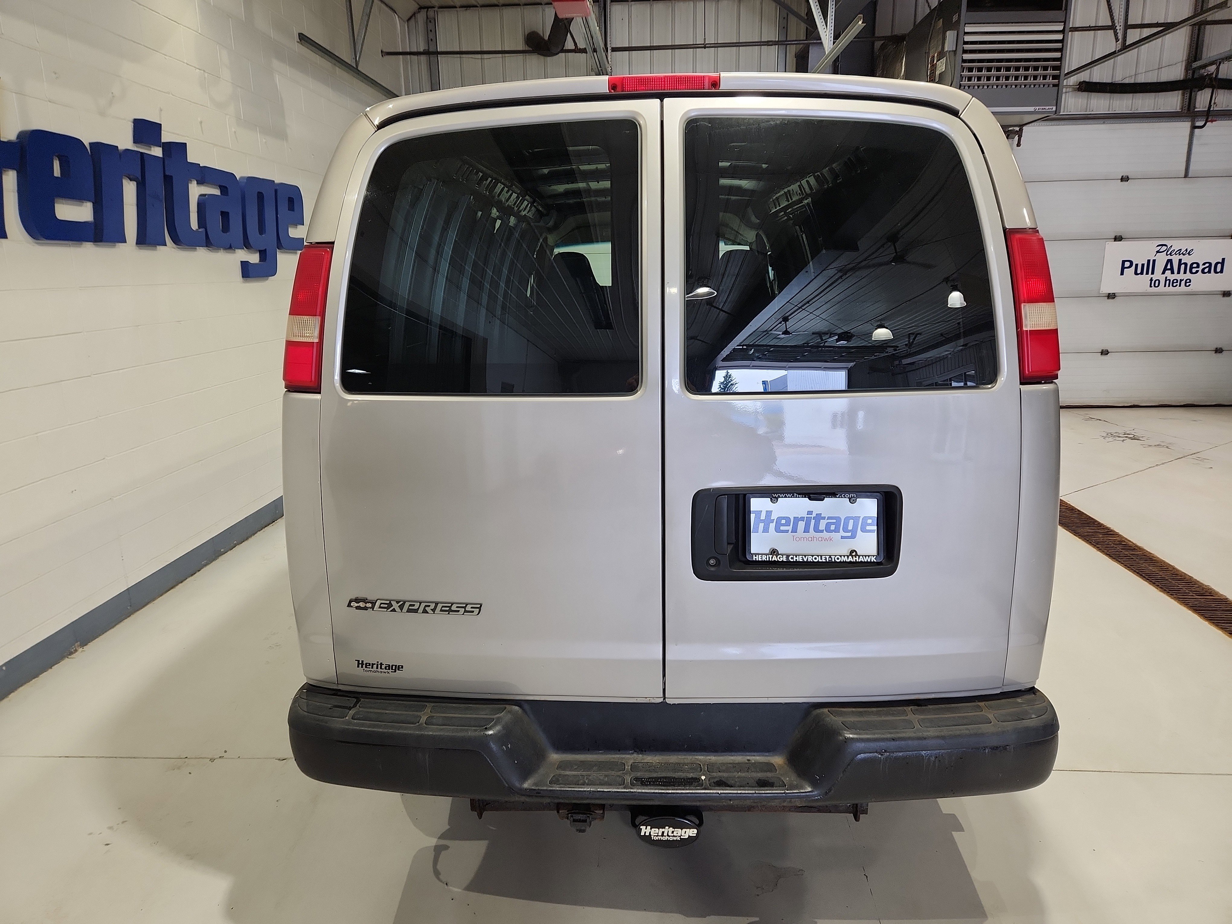 Used 2009 Chevrolet Express 2500 Extended image 23