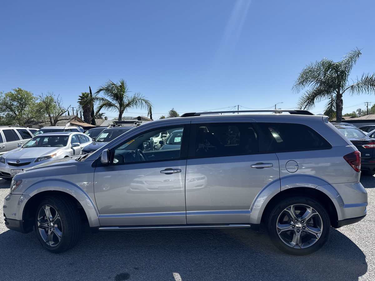 Used 2017 Dodge Journey Crossroad image 2