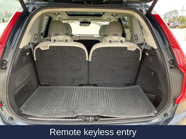 Used 2018 Volvo XC90 T6 Momentum w/ Convenience Package image 11
