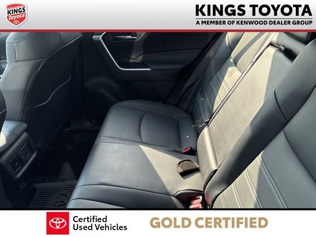 Used 2022 Toyota RAV4 XLE Premium image 10
