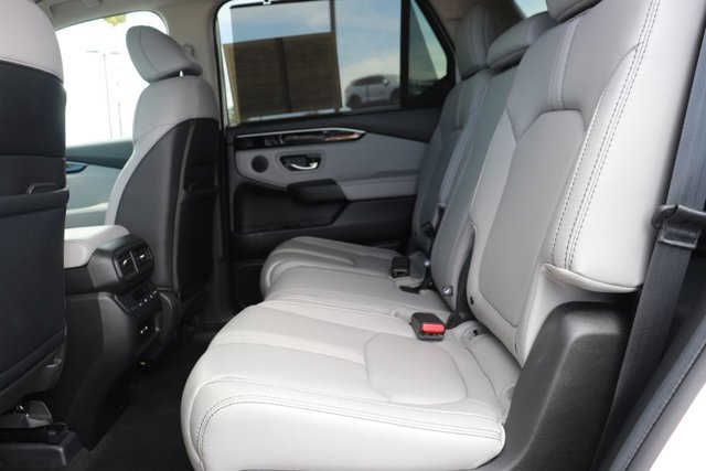 Certified 2024 Honda Pilot Touring image 12