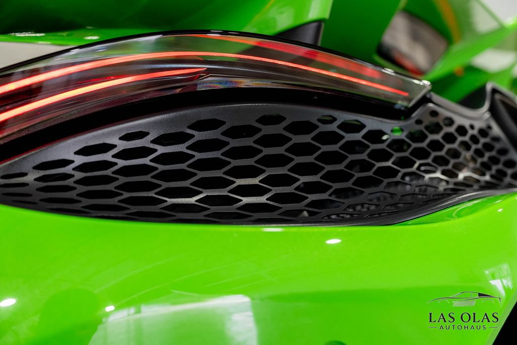 Used 2026 McLaren 750S Spider RWD image 22