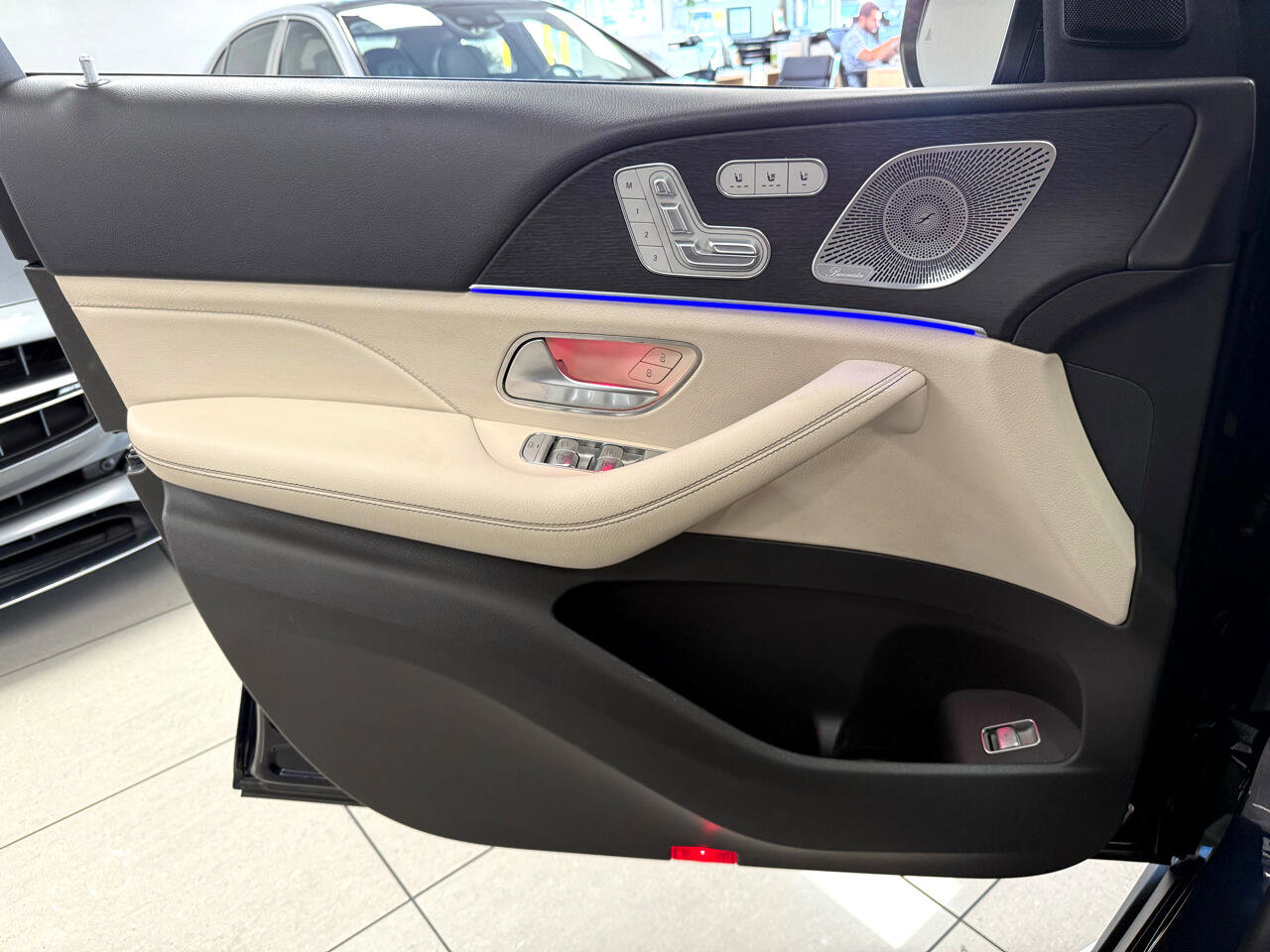 Used 2020 Mercedes-Benz GLS 450 4MATIC image 9