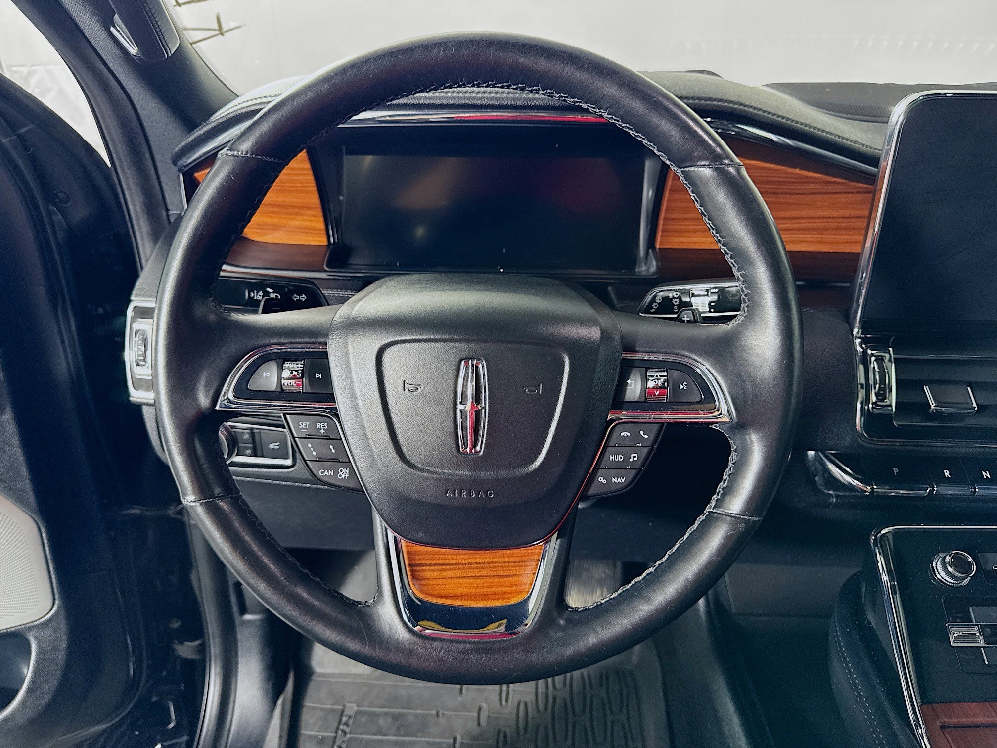 Used 2019 Lincoln Navigator Reserve AWD/4WD image 12