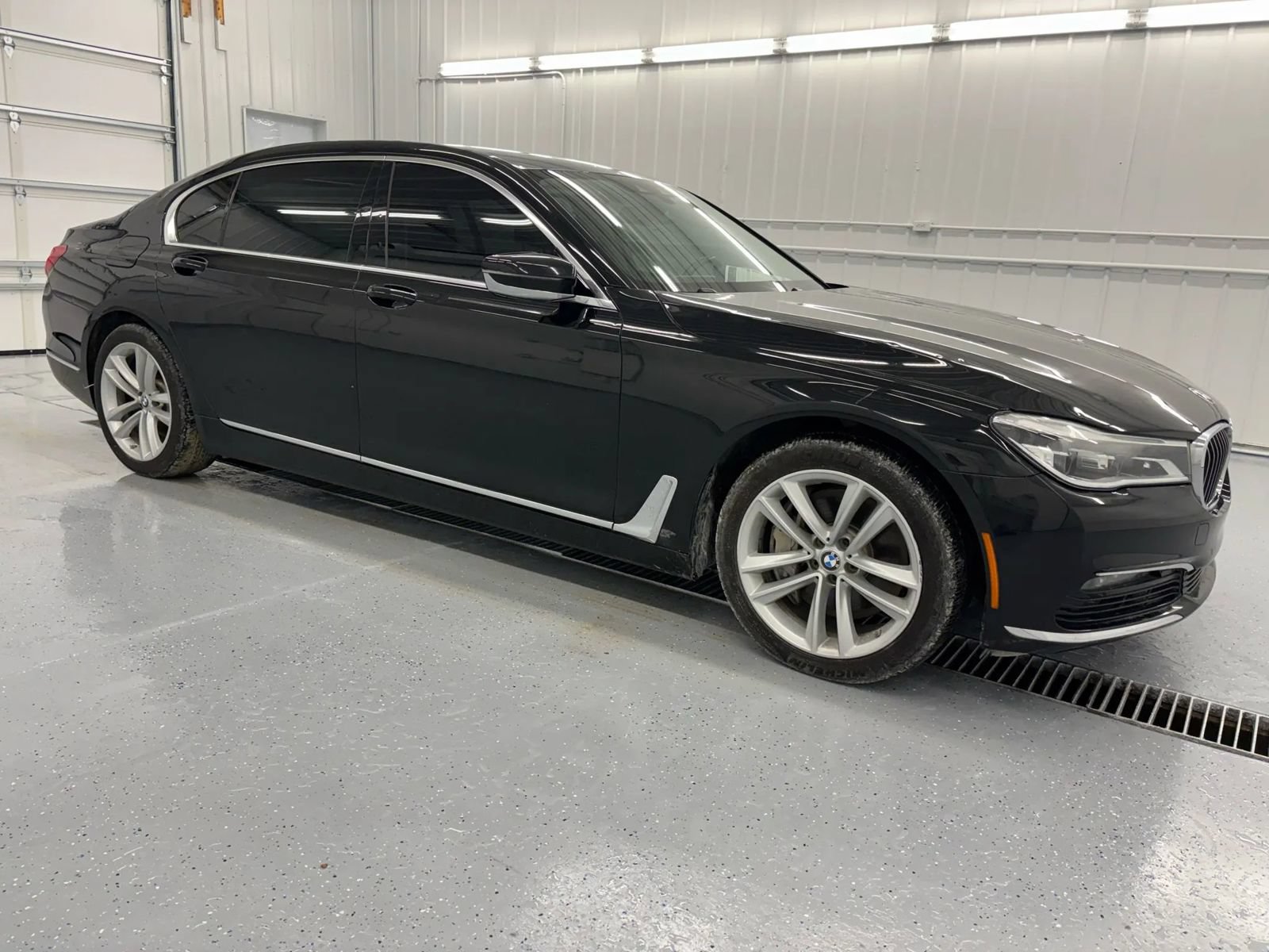 Used 2018 BMW 750i xDrive AWD/4WD image 10