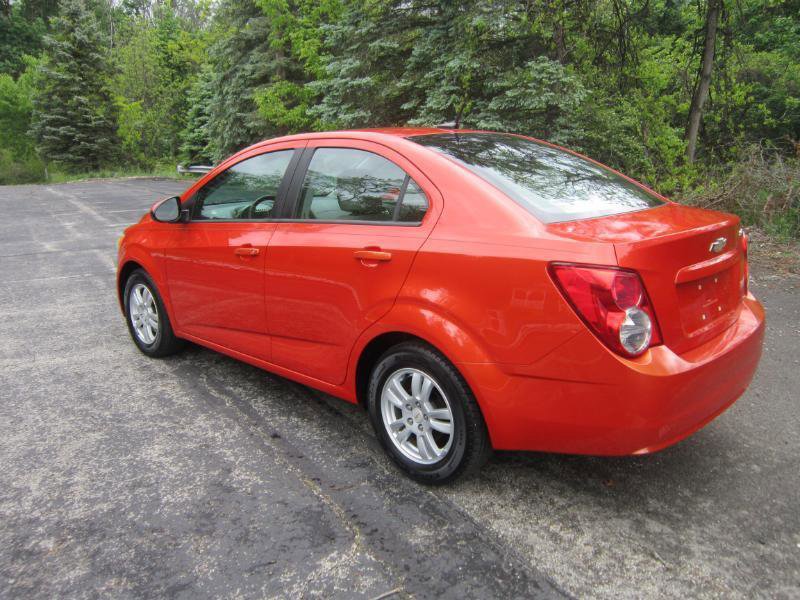 Used 2012 Chevrolet Sonic LS FWD image 4