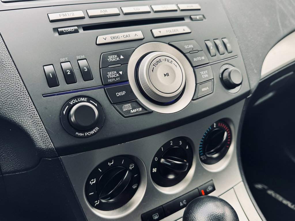 Used 2010 MAZDA MAZDA3 i Touring image 16