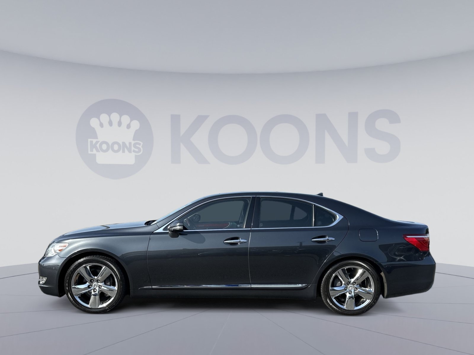 Used 2011 Lexus LS 460 w/ Luxury Value Edition RWD image 2