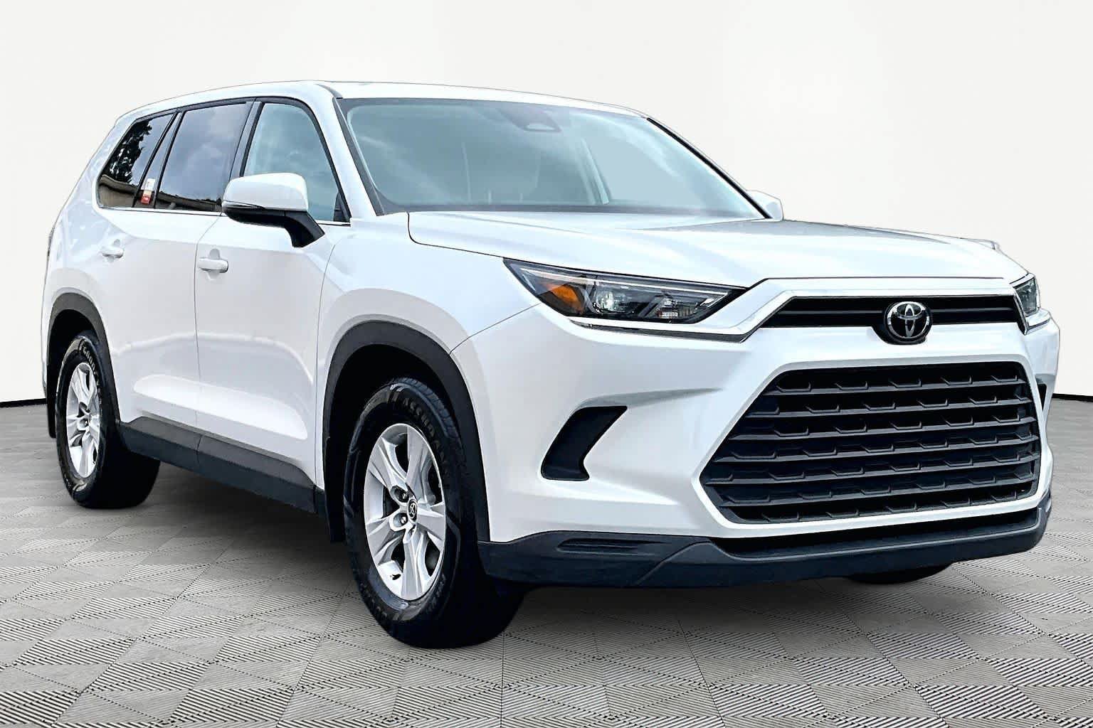 Certified 2025 Toyota Grand Highlander FWD image 3