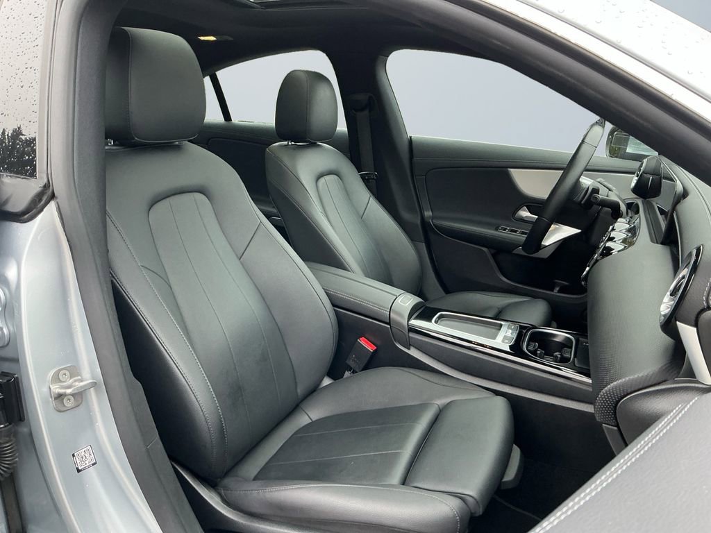 Used 2025 Mercedes-Benz CLA 250 4MATIC image 16