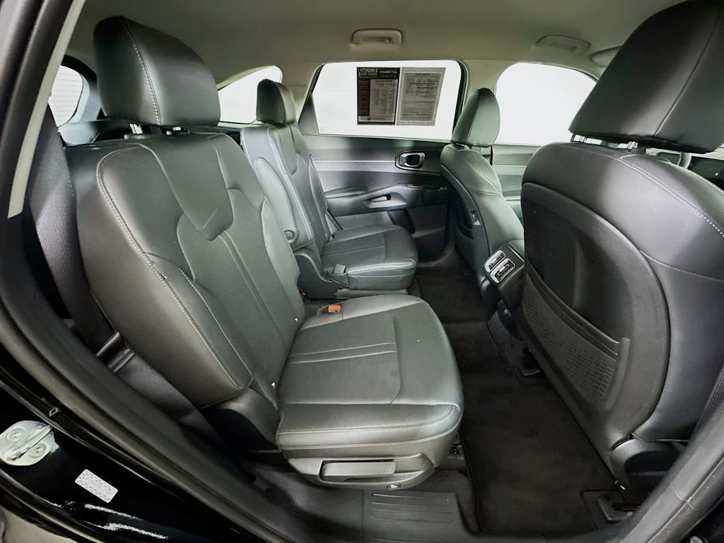 Used 2024 Kia Sorento EX image 11