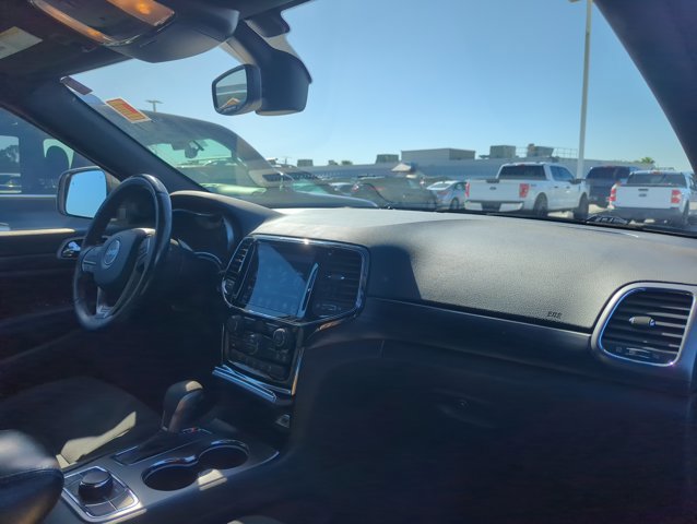 Used 2019 Jeep Grand Cherokee Laredo image 24