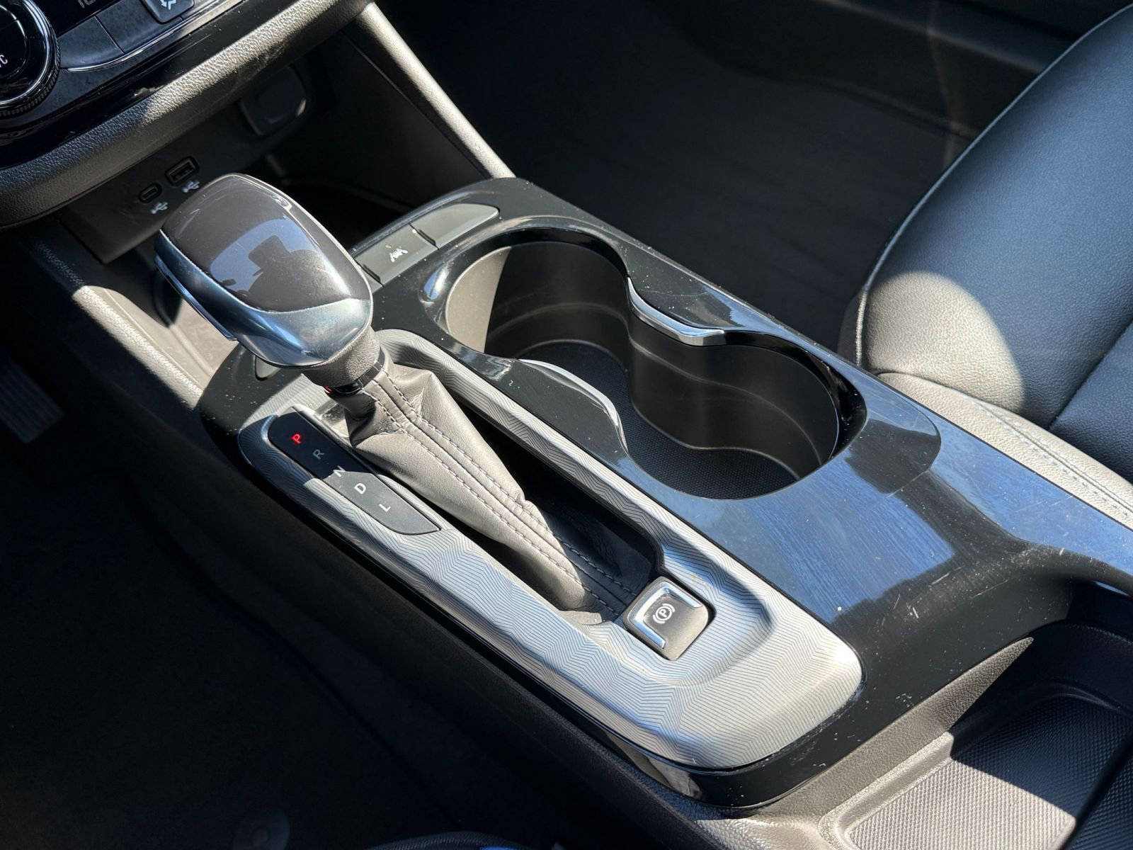 Used 2025 Buick Envista Sport Touring image 41