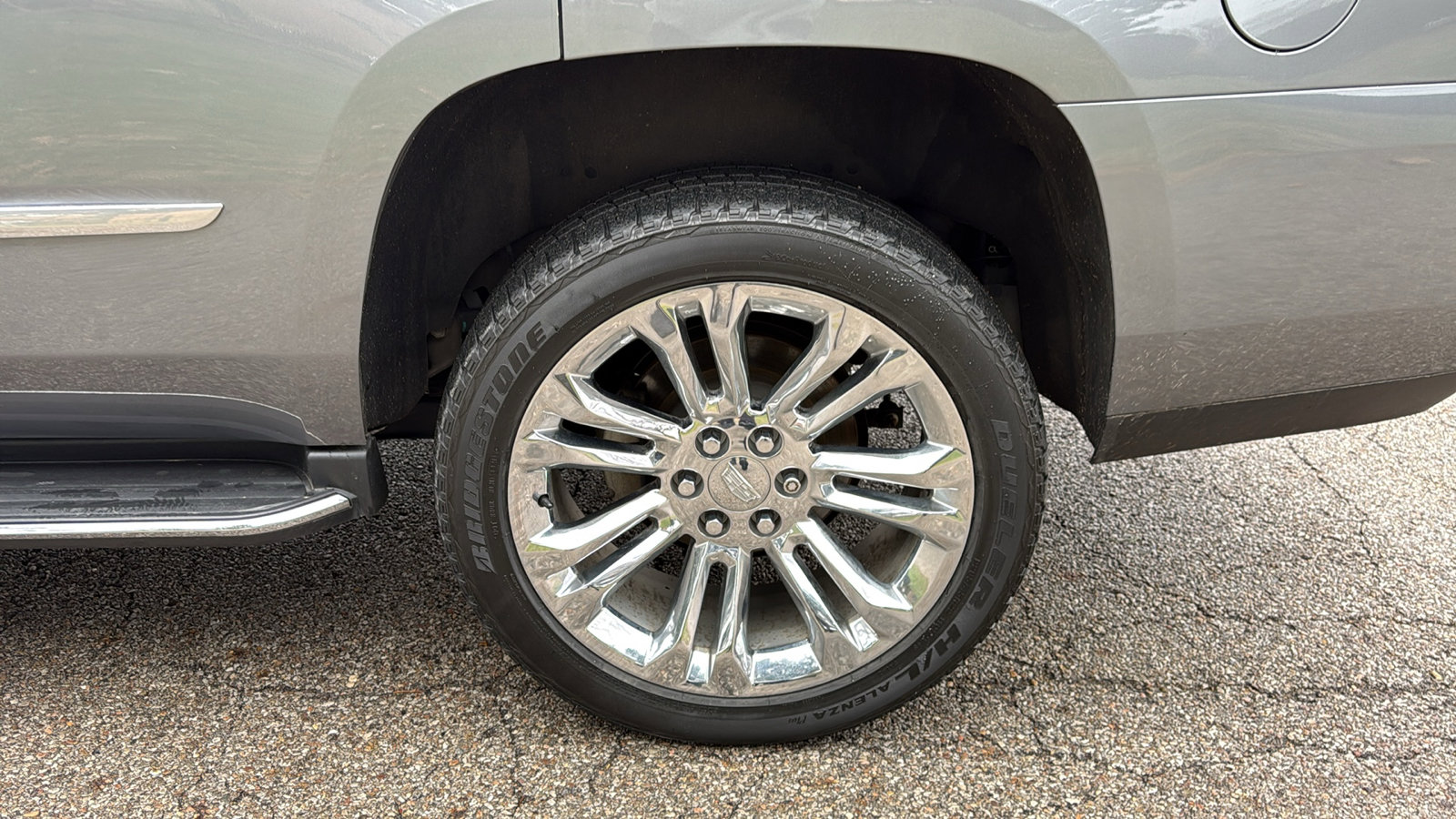 Used 2018 Cadillac Escalade Luxury image 32