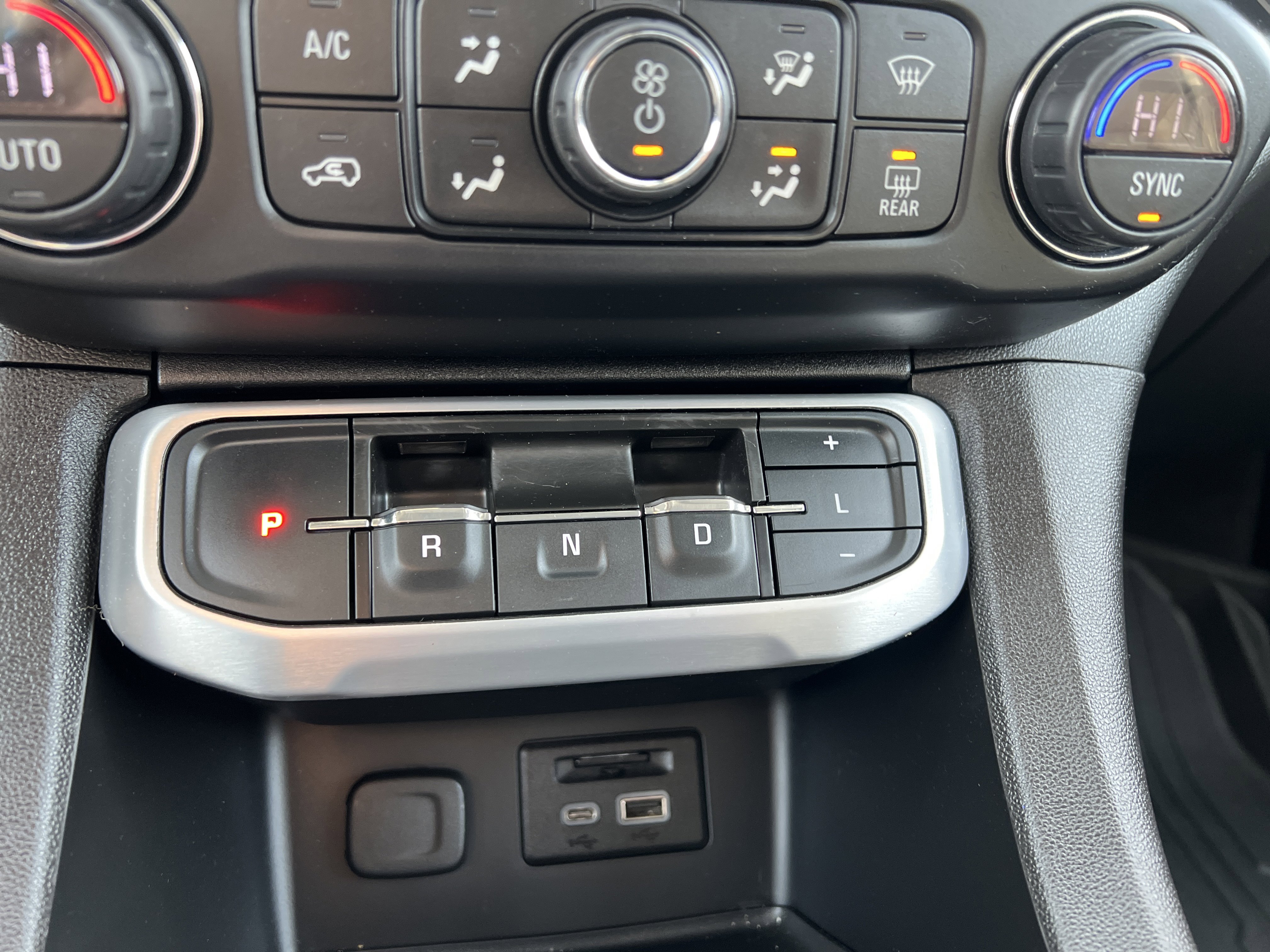 Used 2020 GMC Acadia SLT w/ Trailering Package image 25