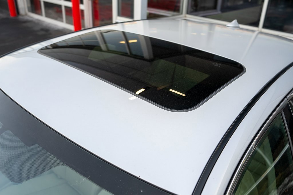 Used 2015 INFINITI Q50 Premium w/ Navigation Package image 11