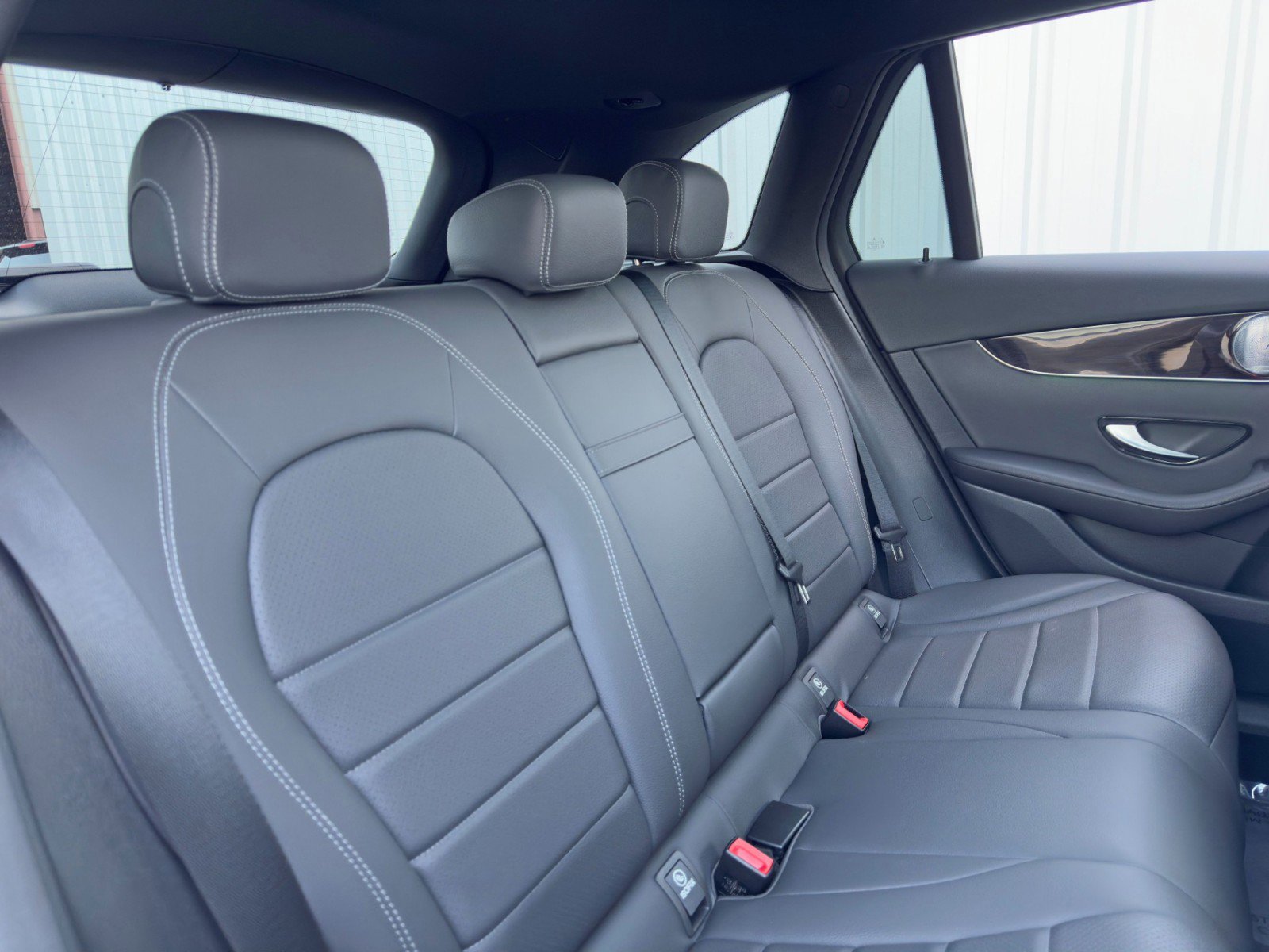 Used 2020 Mercedes-Benz GLC 350e 4MATIC image 40