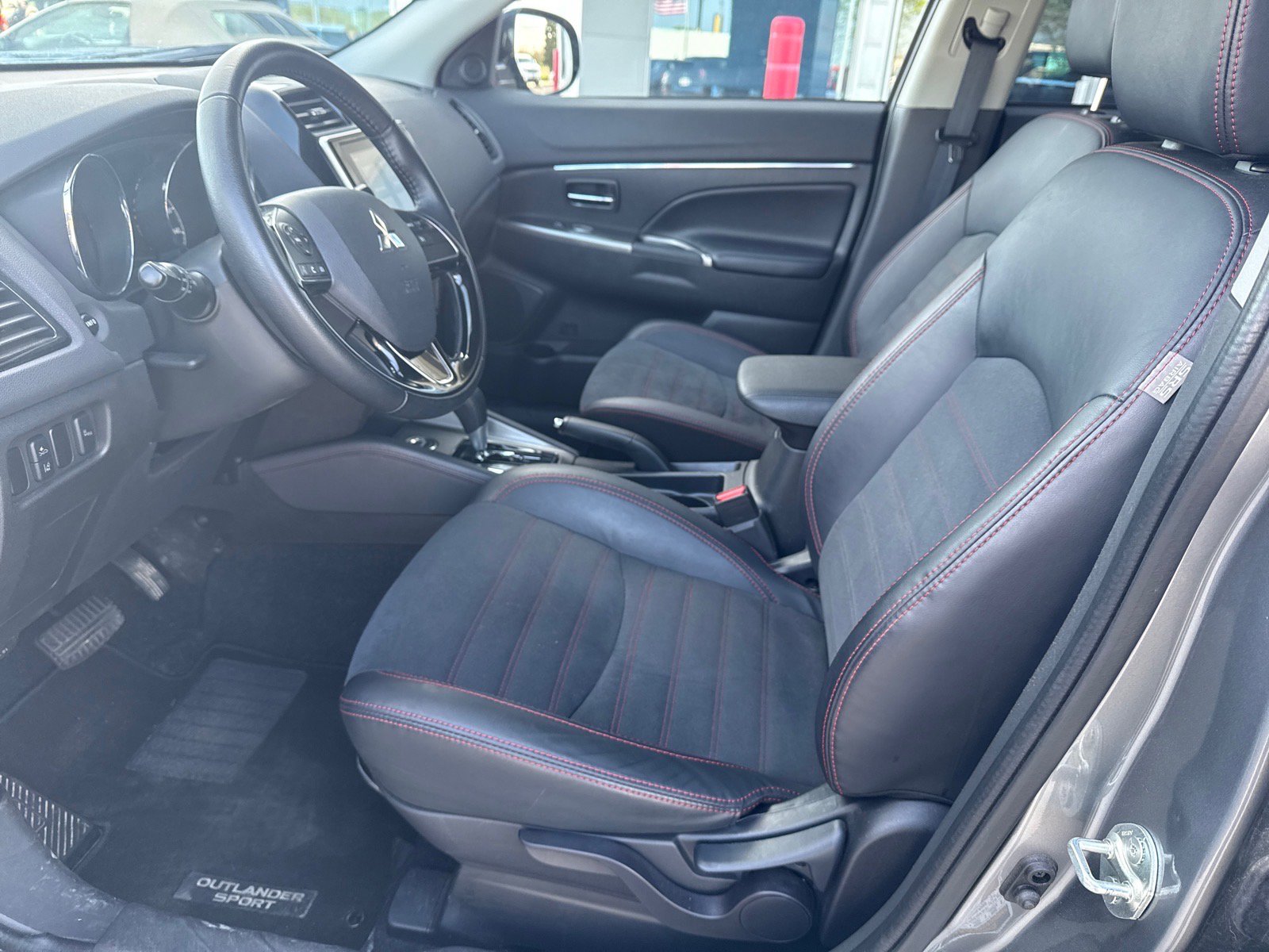 Used 2025 Mitsubishi Outlander Sport SE AWD/4WD image 13