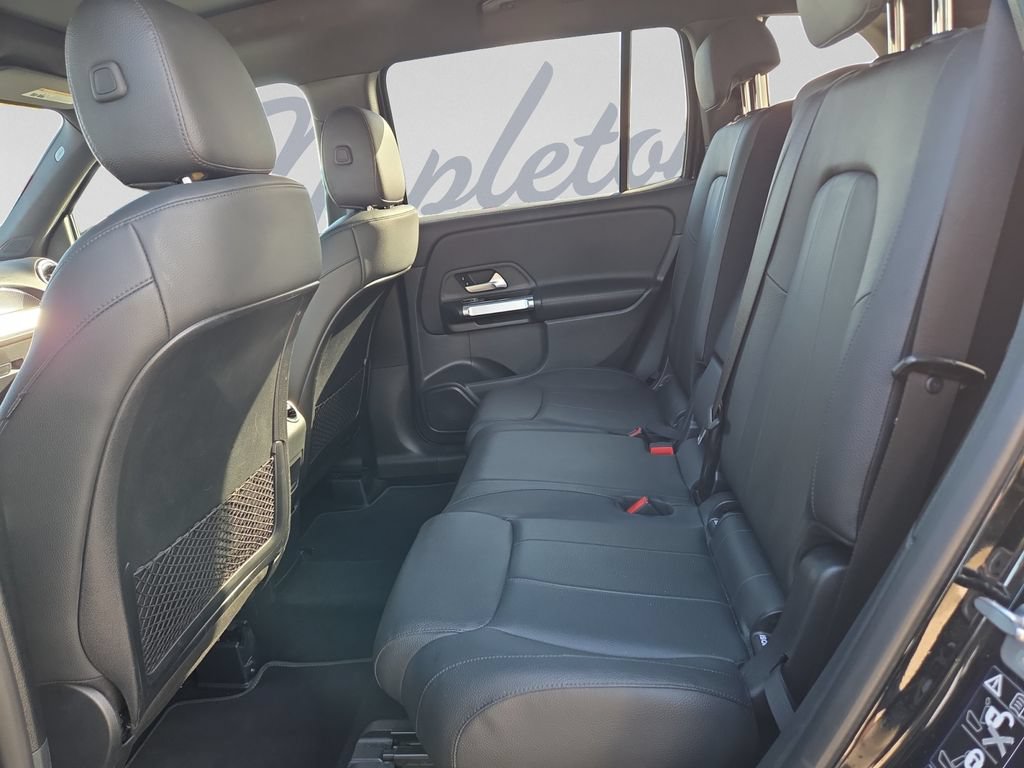 Used 2023 Mercedes-Benz GLB 250 4MATIC w/ Premium Package image 29