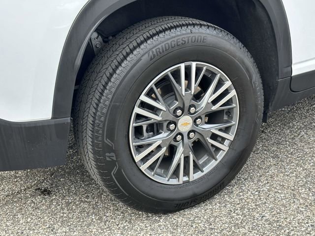 Used 2025 Chevrolet Traverse LT image 30