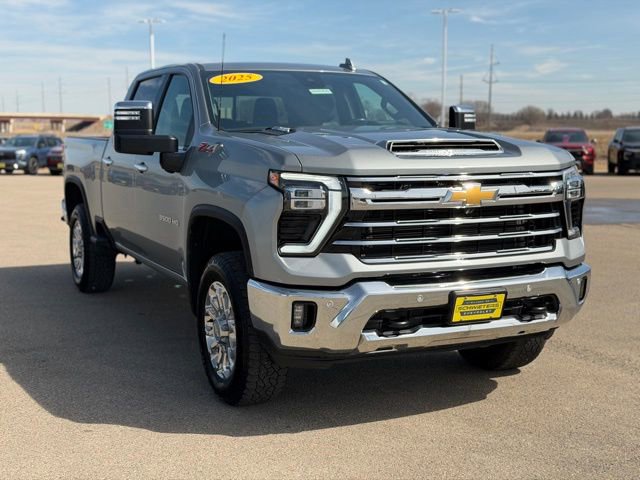 Used 2025 Chevrolet Silverado 3500 LTZ w/ LTZ Premium Package AWD/4WD image 3