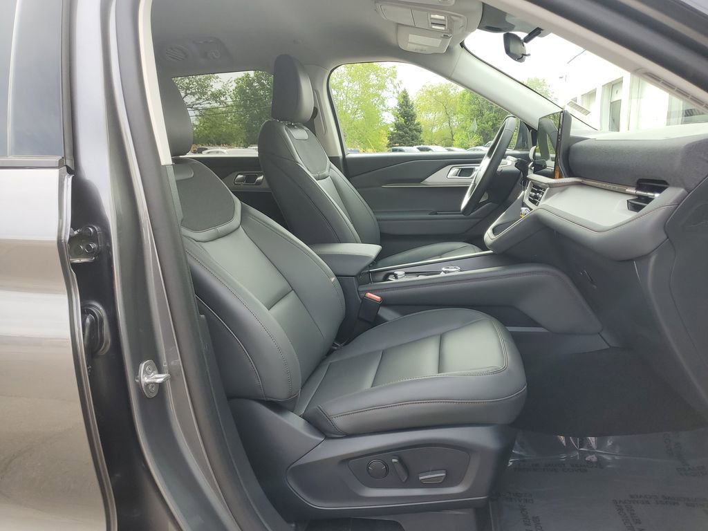 New 2026 Ford Explorer Active AWD/4WD image 15