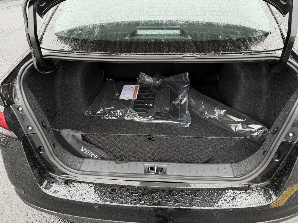 New 2025 Nissan Versa SR image 16