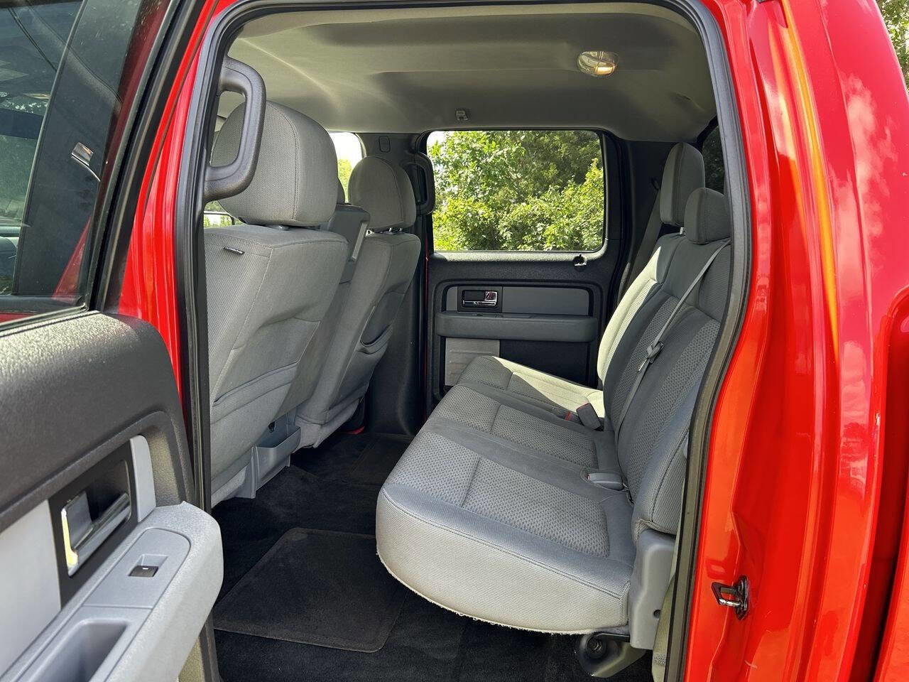 Used 2014 Ford F150 XLT w/ Equipment Group 302A Luxury image 19