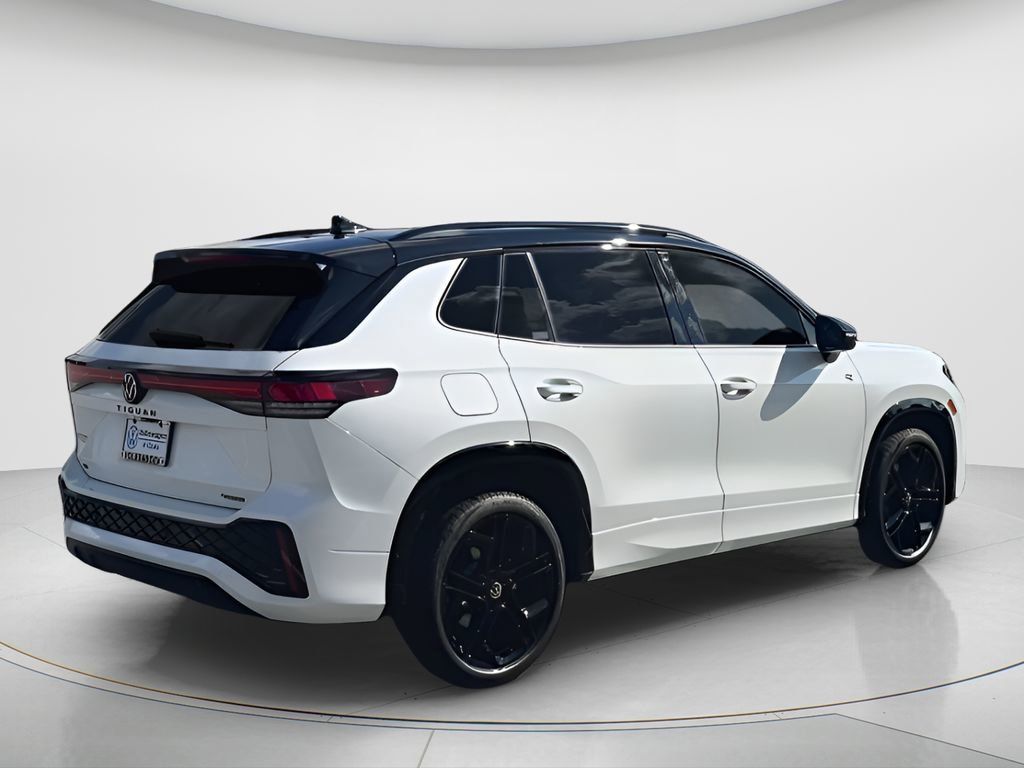 New 2026 Volkswagen Tiguan SE R-Line image 8