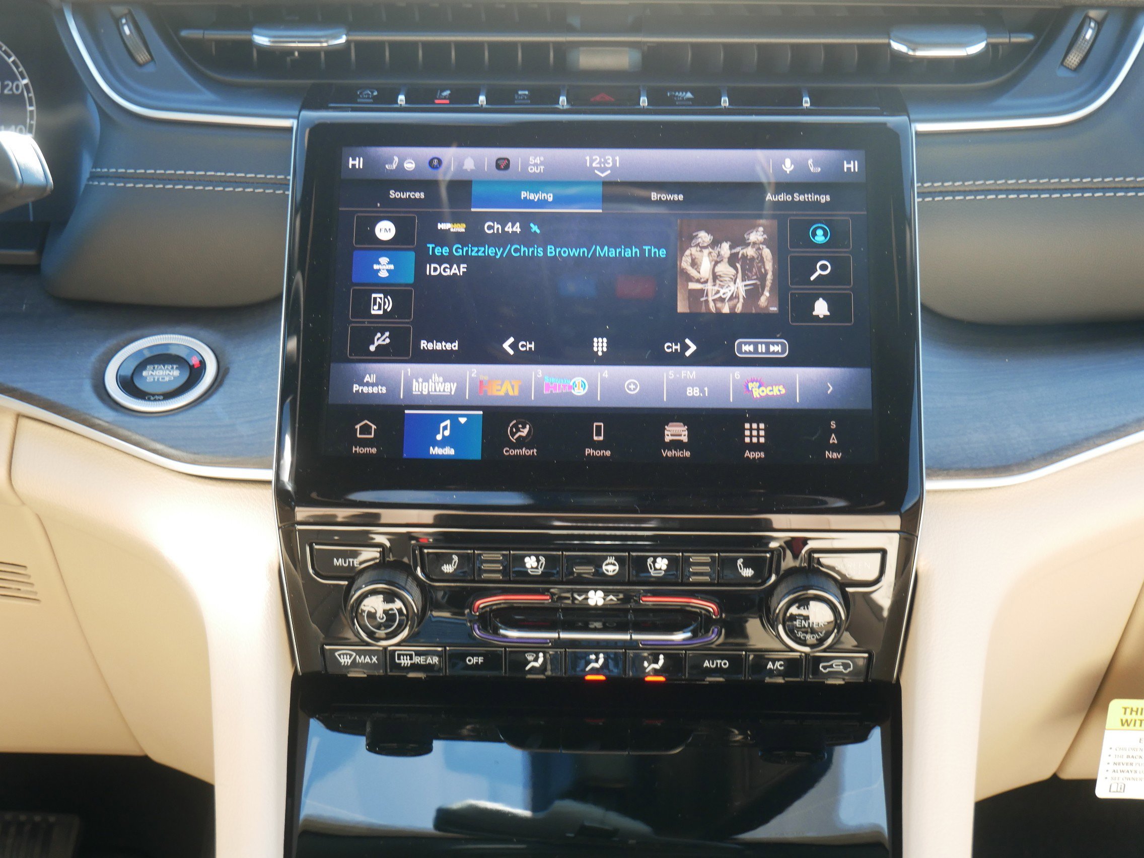 New 2025 Jeep Grand Cherokee Limited w/ Luxury Tech Group II image 10