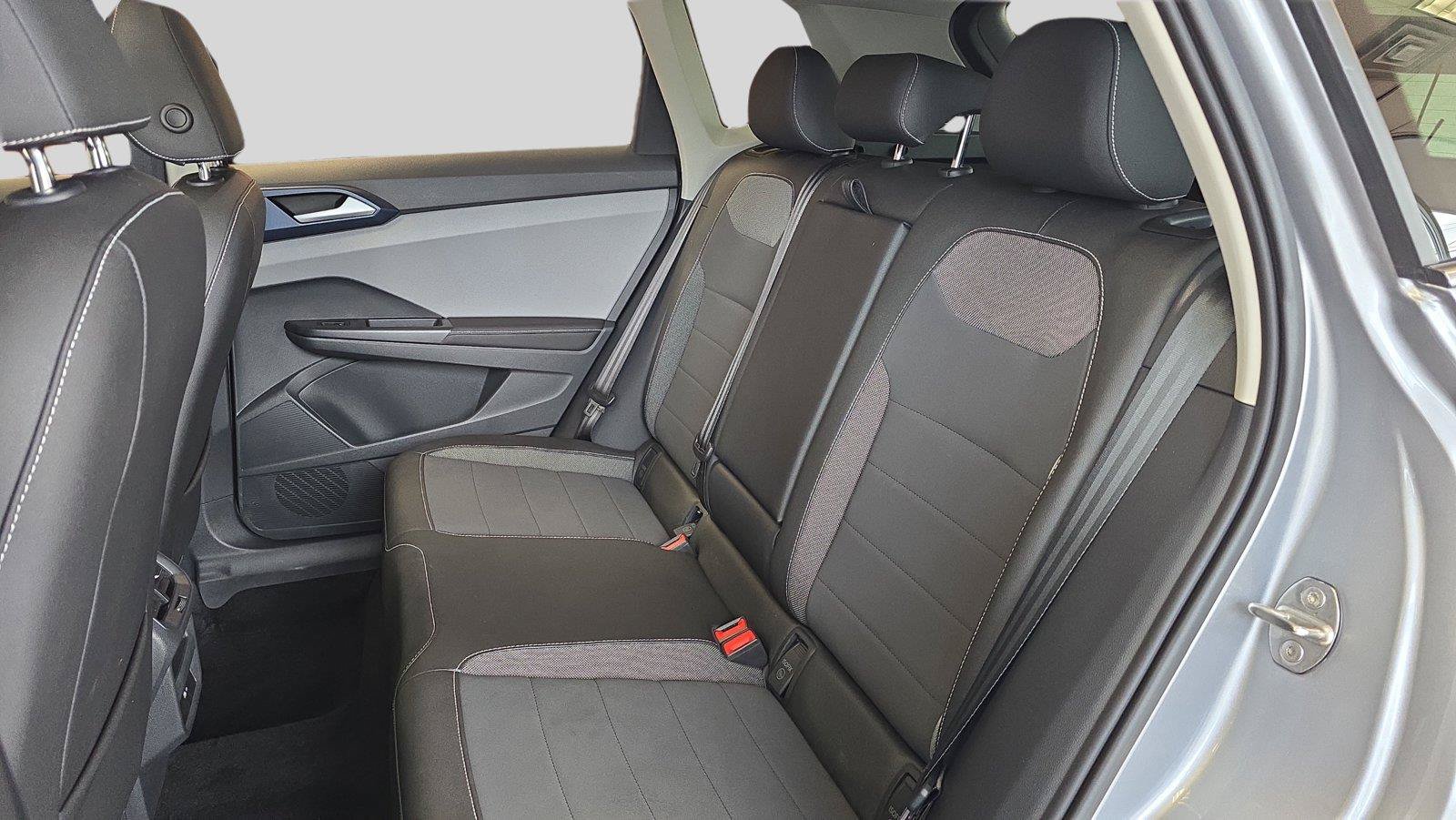 Used 2024 Volkswagen Taos SE AWD/4WD image 18