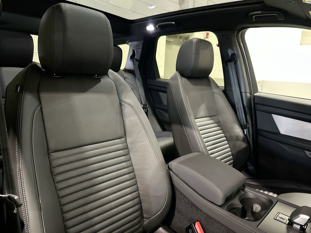 New 2026 Land Rover Discovery Sport Landmark image 6