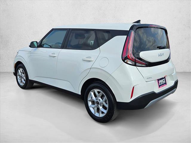 Used 2025 Kia Soul LX w/ LX Technology Package FWD image 4