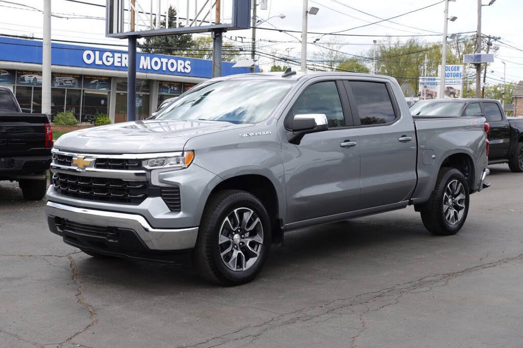 Used 2023 Chevrolet Silverado 1500 LT AWD/4WD image 2